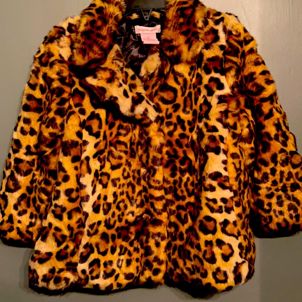 New never worn girls faux fur leopard coat